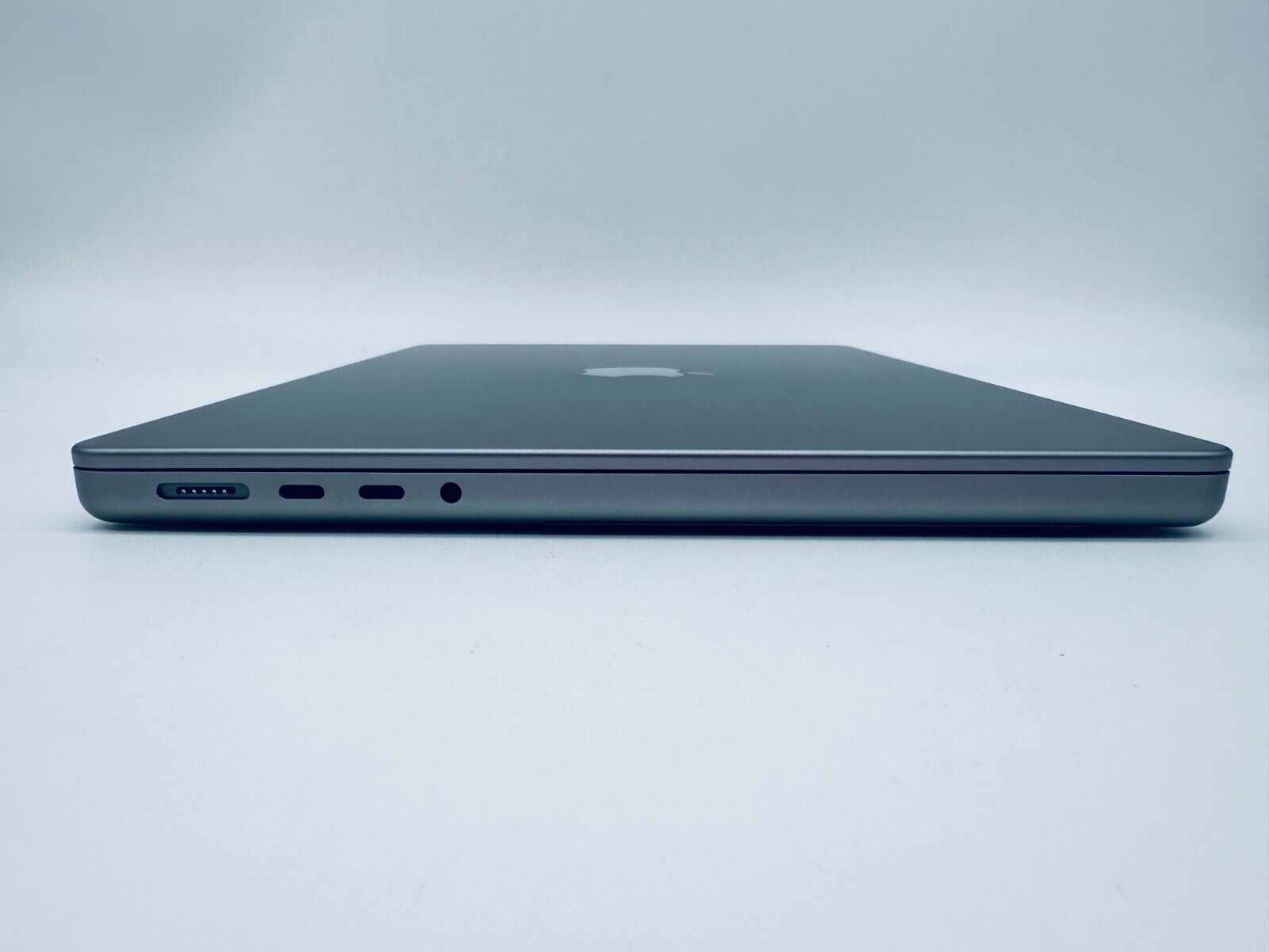 Apple MacBook Pro 14" 2023 M3 8-Core CPU 10-Core GPU 8GB 512GB SSD Space Grey