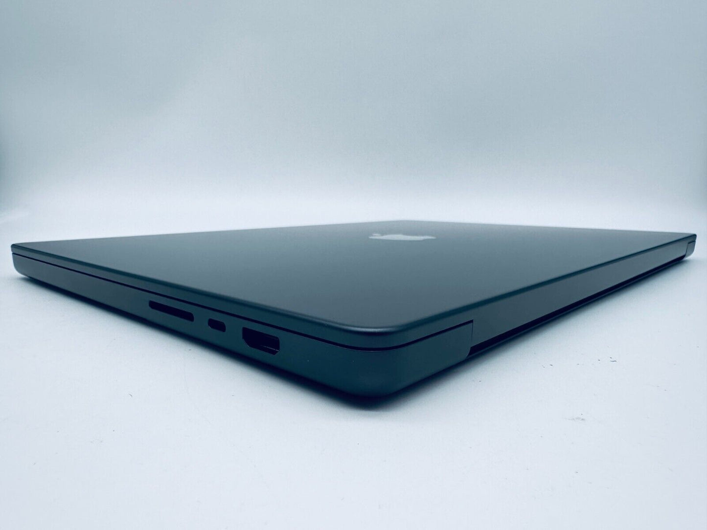 NEW Apple MacBook Pro 16" 2023 M3 Pro 12-Core CPU 18-Core GPU 36GB 512GB Black