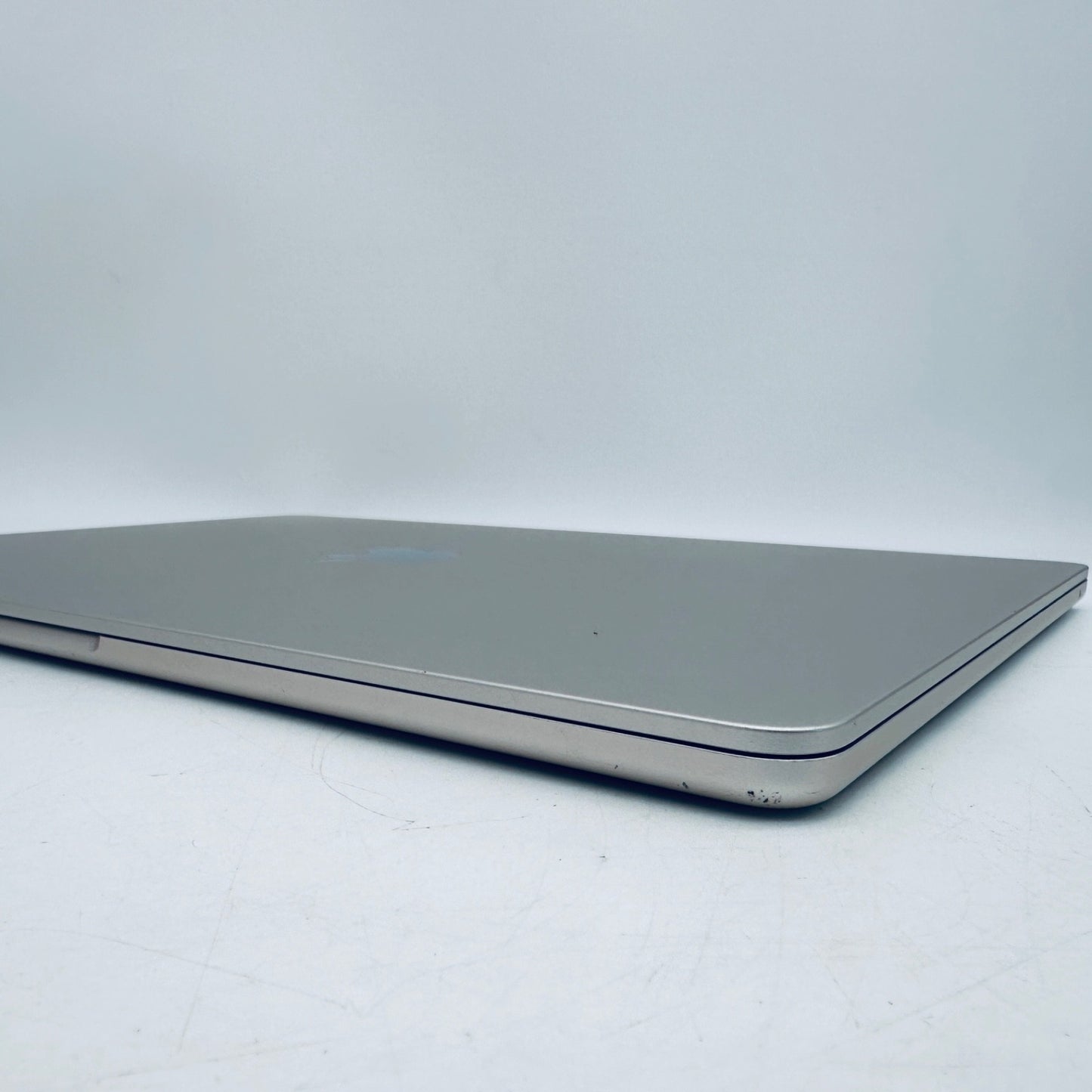 Apple MacBook Air 15-Inch M2 8-Core CPU 10-Core GPU 8GB 256GB In Starlight, Gold