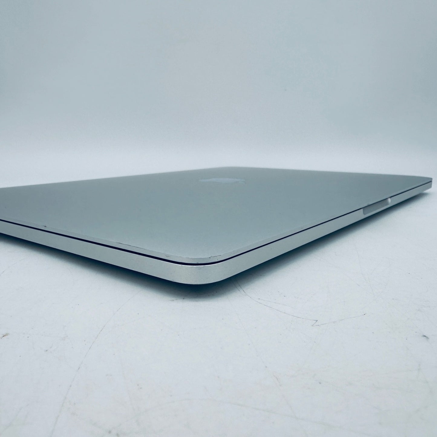 M1 MacBook Pro 13-Inch Touch Bar 8-Core CPU 8-GPU 8GB Ram 256GB SSD In Silver