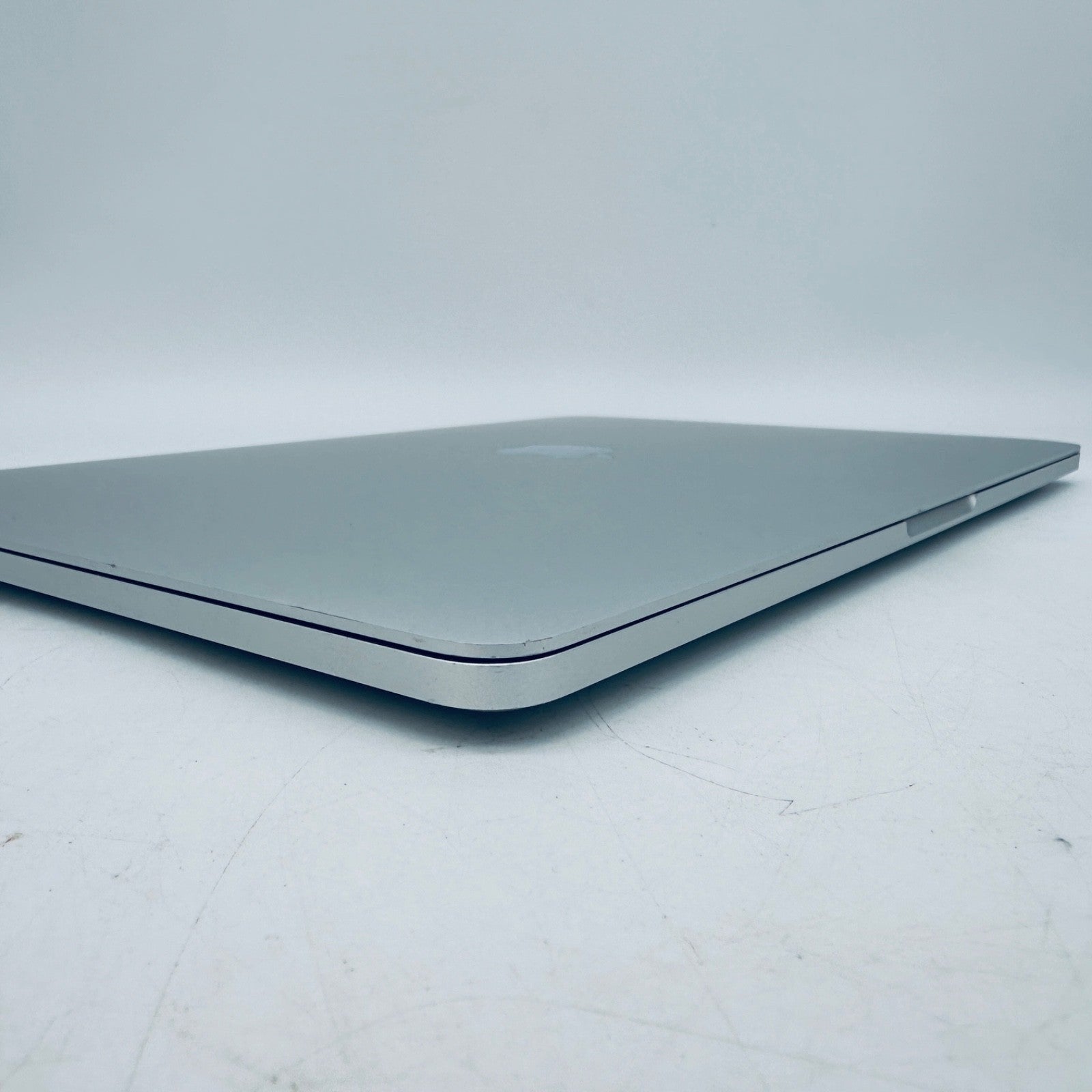 M1 MacBook Pro 13-Inch Touch Bar 8-Core CPU 8-GPU 8GB Ram 256GB SSD In Silver