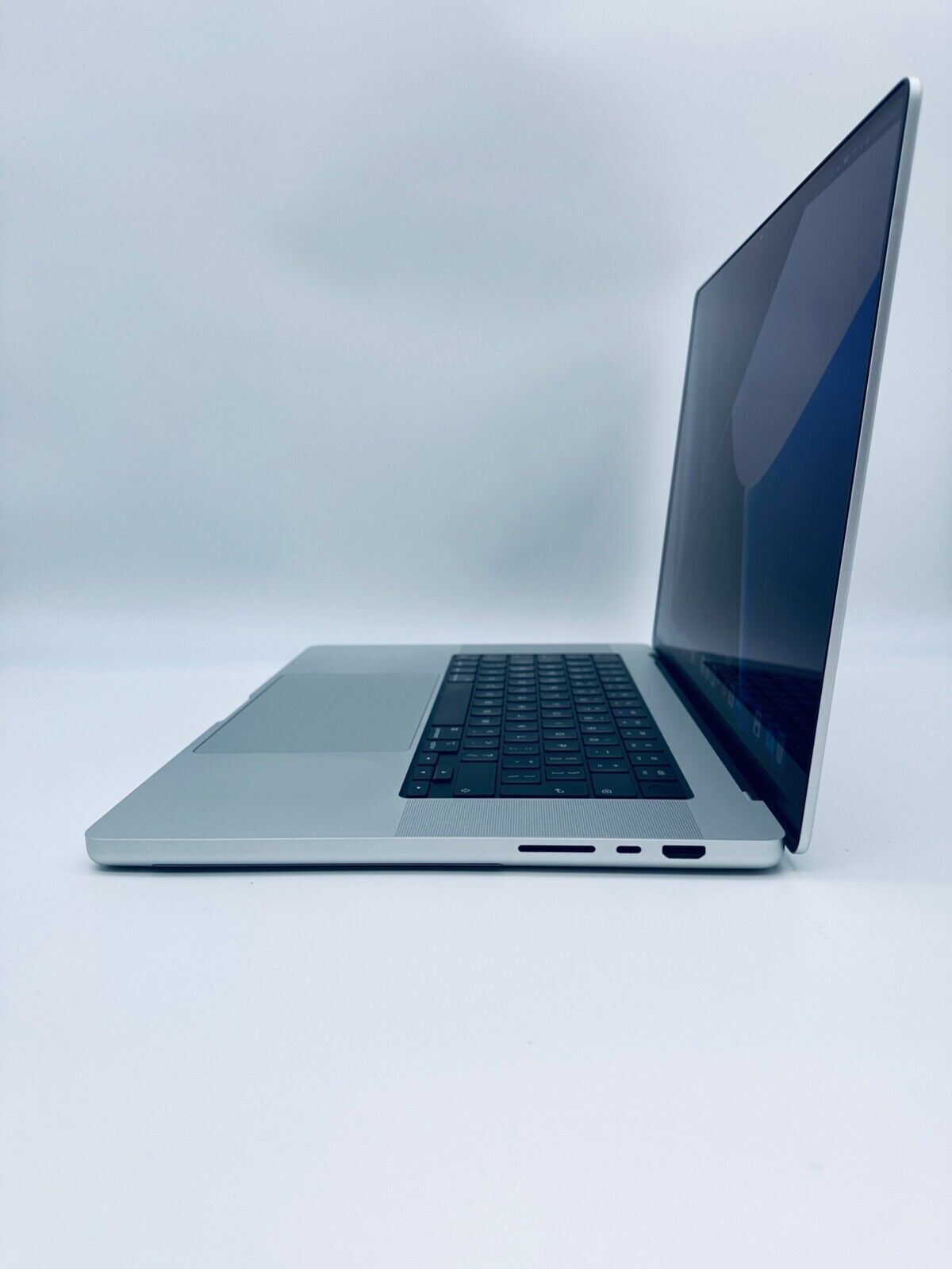 Apple MacBook Pro 16" 2021 M1 Pro 10-Core CPU 16-Core GPU 16GB 512GB SSD