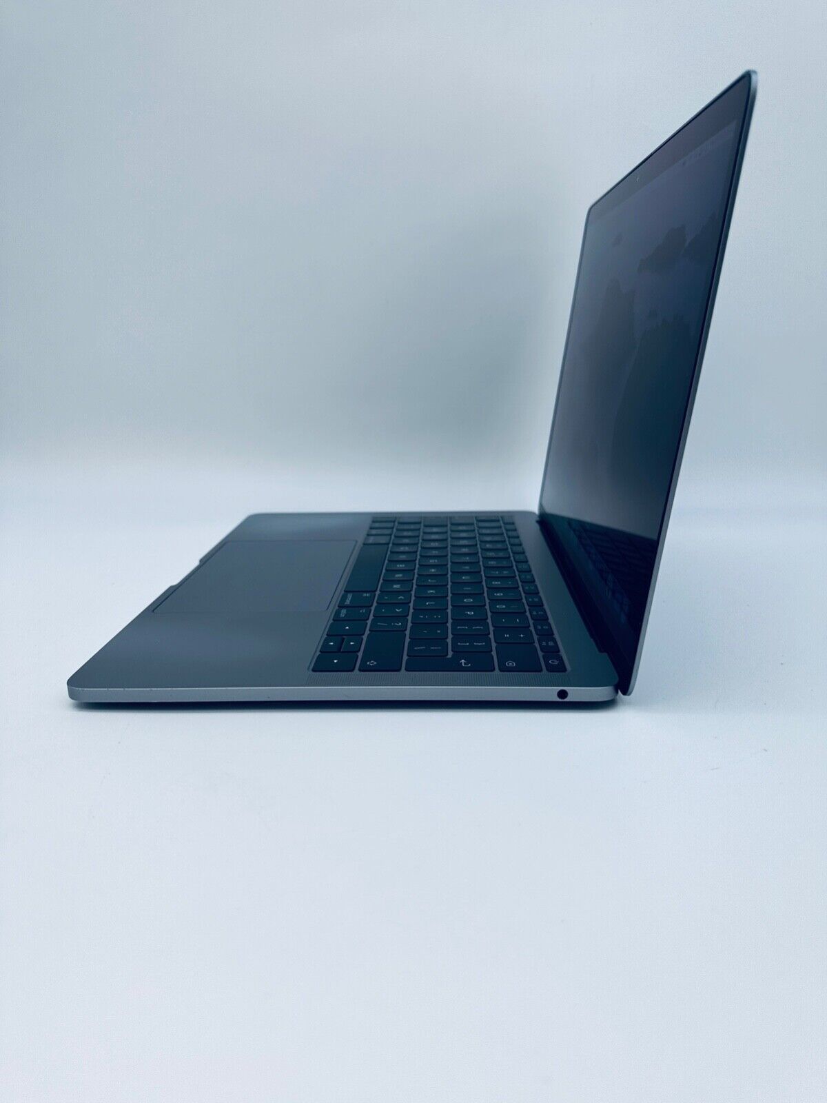 Apple MacBook Pro 13" Inch 2017 Core i7 2.5ghz, 16GB RAM, 1TB SSD