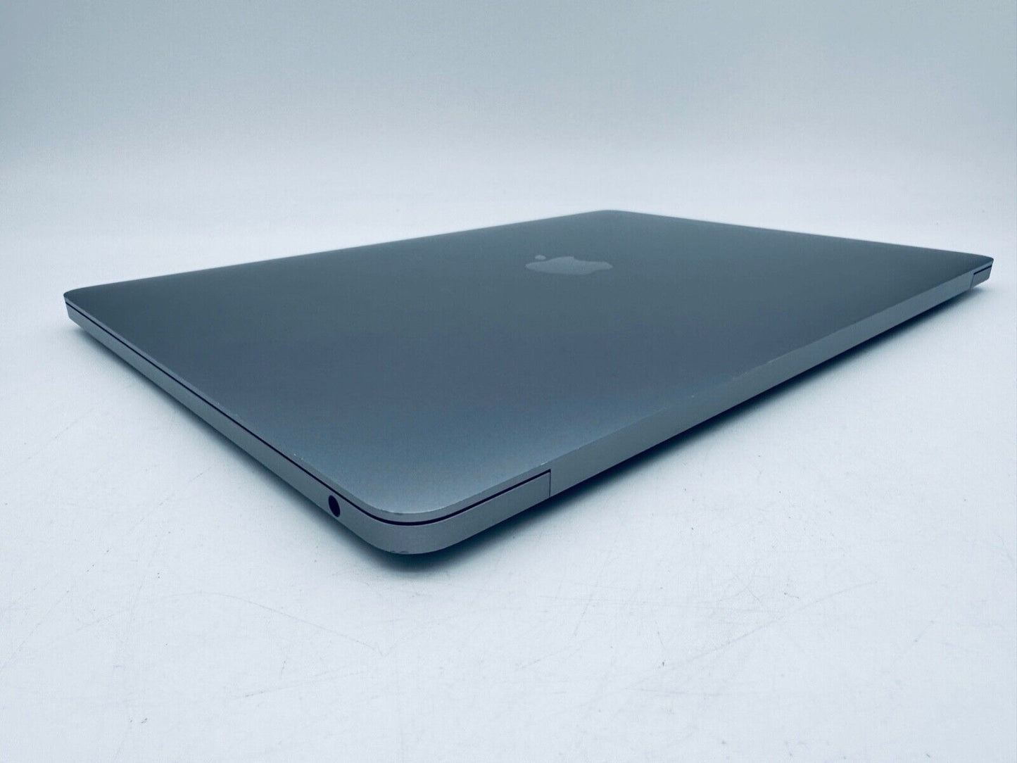 Apple MacBook Pro 13" Retina M1 Touch Bar 8-Core CPU 8-GPU 16GB Ram 256GB