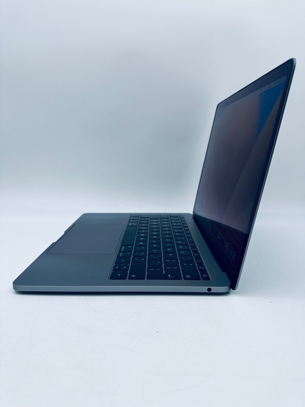 Apple MacBook Pro 13" 2017 Intel Core i5 2.3Ghz 16GB 512GB SSD In Space Grey