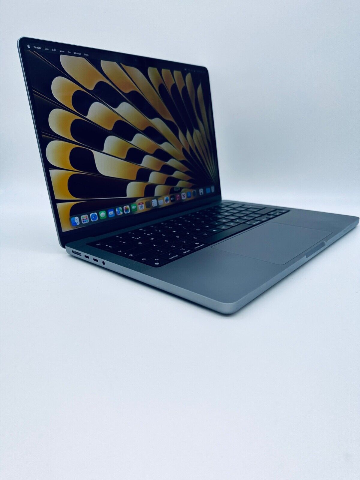 Apple MacBook Pro 14" 2021 M1 Pro 8-Core CPU 14-Core GPU 16GB 512GB SSD