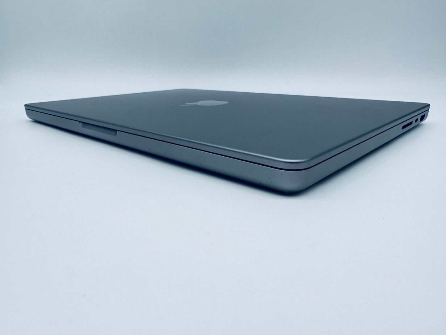 Apple MacBook Pro 14" 2021 M1 Pro 8-Core CPU 14-Core GPU 16GB 512GB SSD