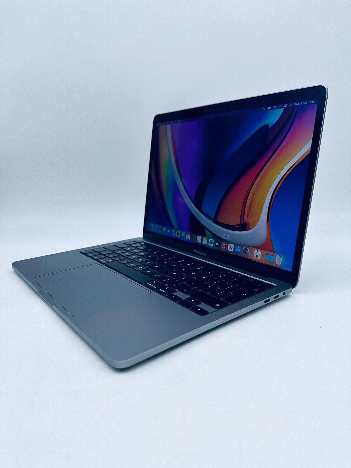 Apple MacBook Pro 13" 2020 Touch Bar Quad Core i7 2.3Ghz 32GB 2TB SSD