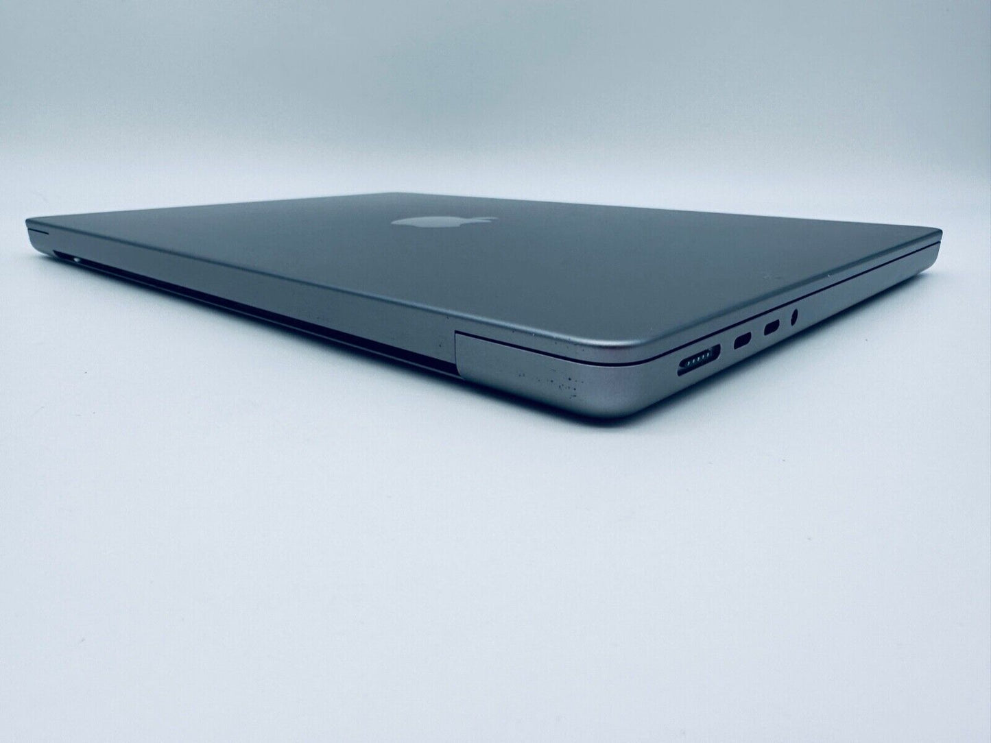 Apple MacBook Pro 14" 2021 M1 Pro 8-Core CPU 14-Core GPU 16GB 512GB SSD
