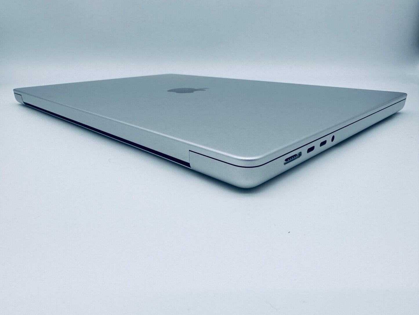 Apple MacBook Pro 16" 2021 M1 Pro 10-Core CPU 16-Core GPU 16GB 512GB SSD