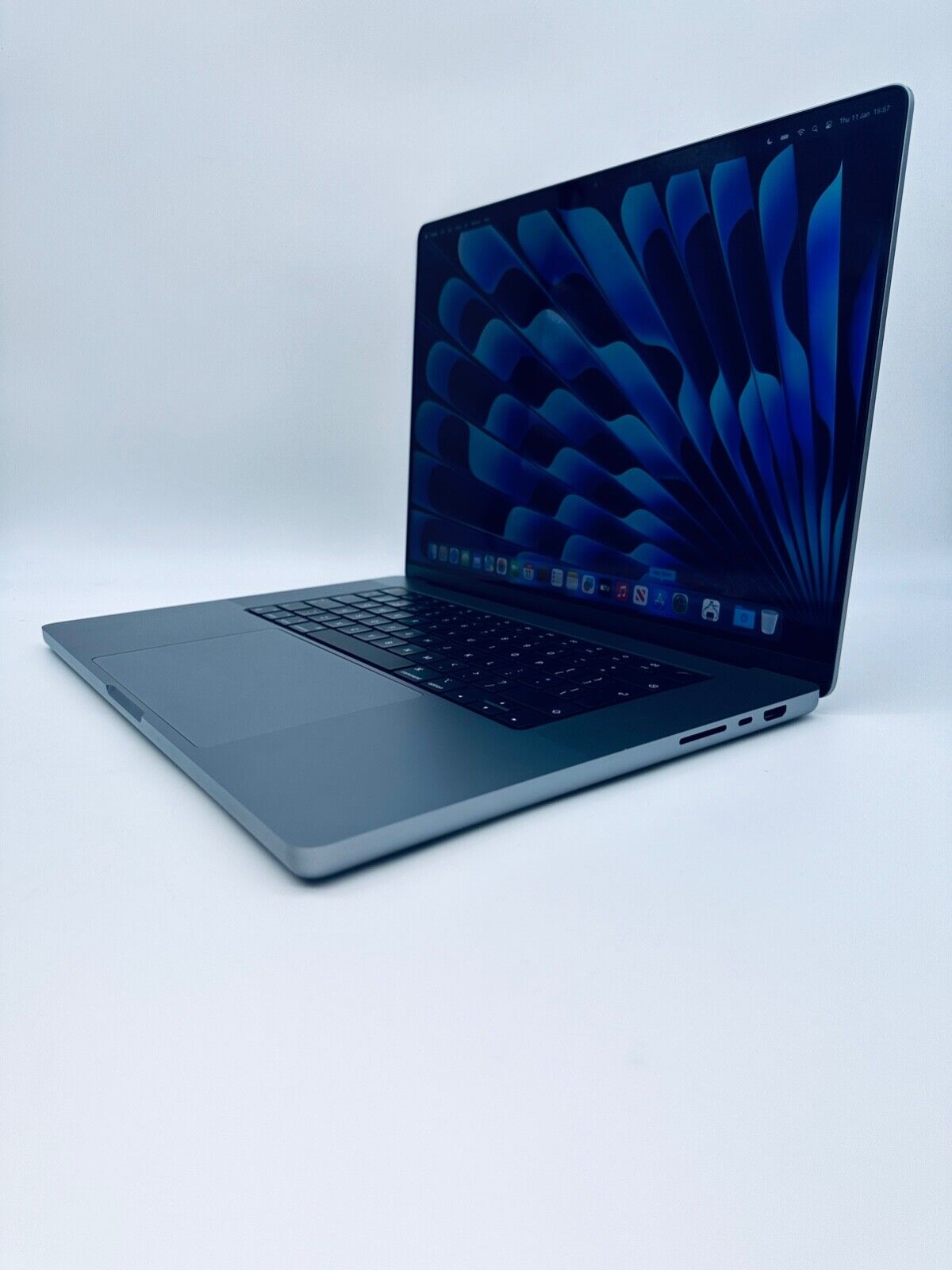 Apple MacBook Pro 16" 2023 M2 Pro 12-Core CPU, 19-Core GPU 16GB 512GB see