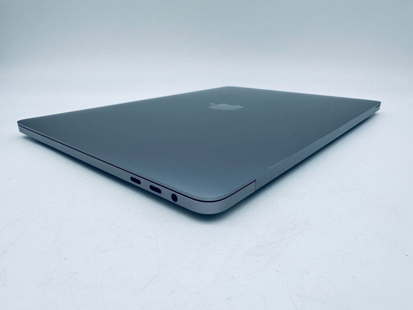 Apple MacBook Pro 13" 2020 Touch Bar Quad Core i7 2.3Ghz 32GB 2TB SSD