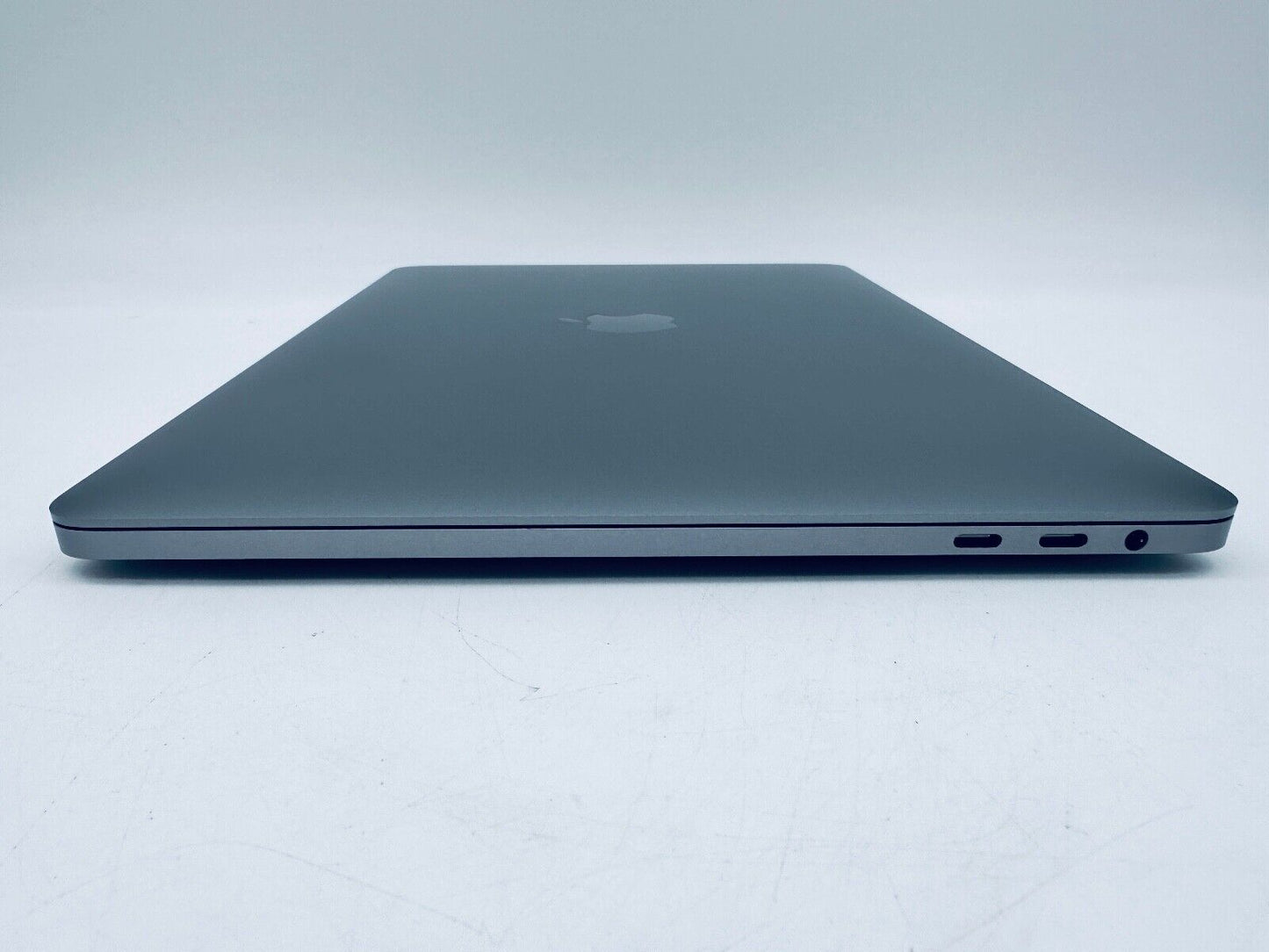Apple MacBook Pro 13" 2020 Touch Bar Quad Core i7 2.3Ghz 32GB 2TB SSD