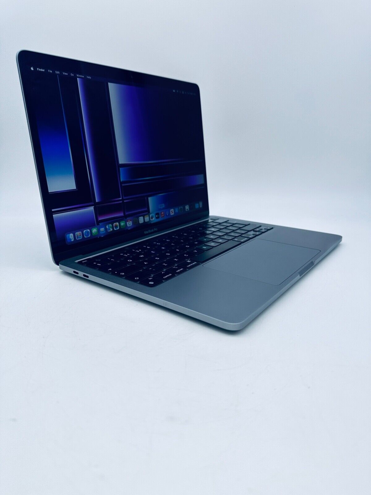 Apple MacBook Pro 13" Retina M1 Touch Bar 8-Core CPU 8-GPU 16GB Ram 256GB