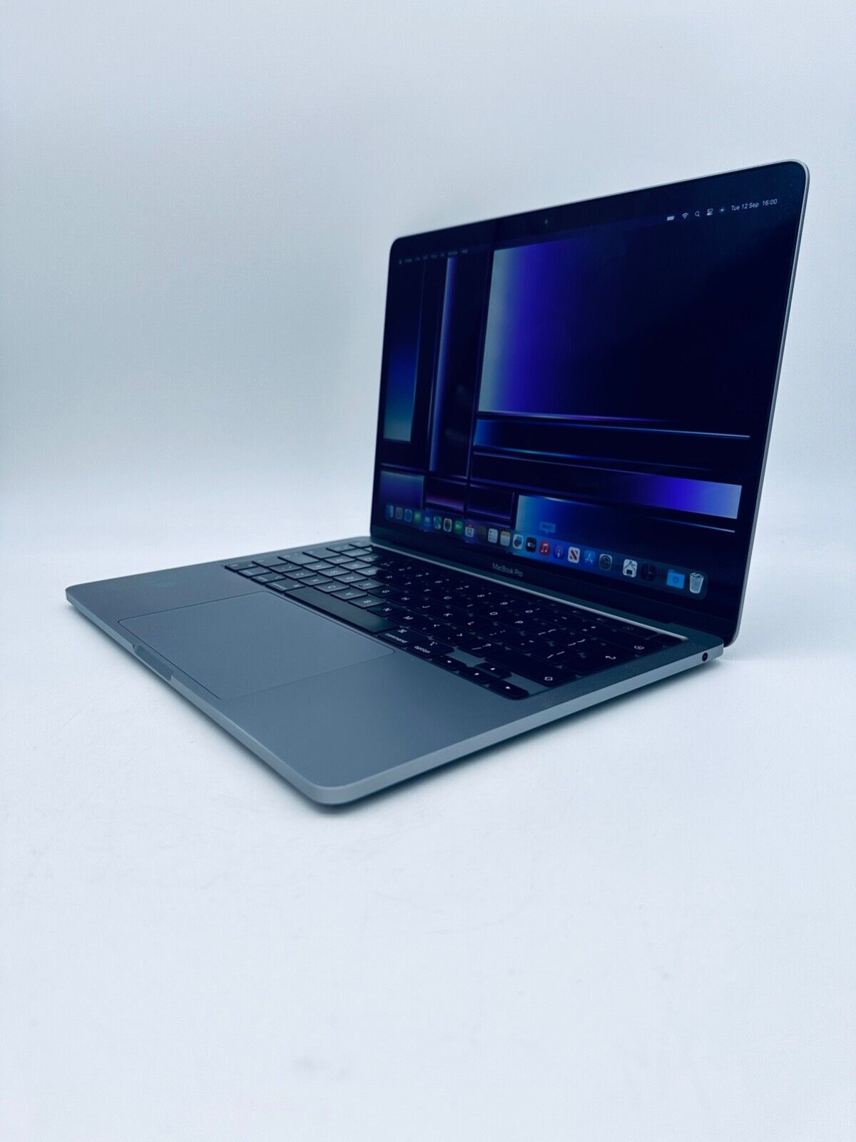 Apple MacBook Pro 13" Retina M1 Touch Bar 8-Core CPU 8-GPU 16GB Ram 256GB