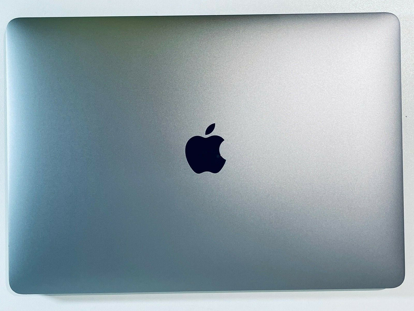 Apple MacBook Air 13" Retina M1 8-Core 7-GPU 8GB Ram 256GB SSD