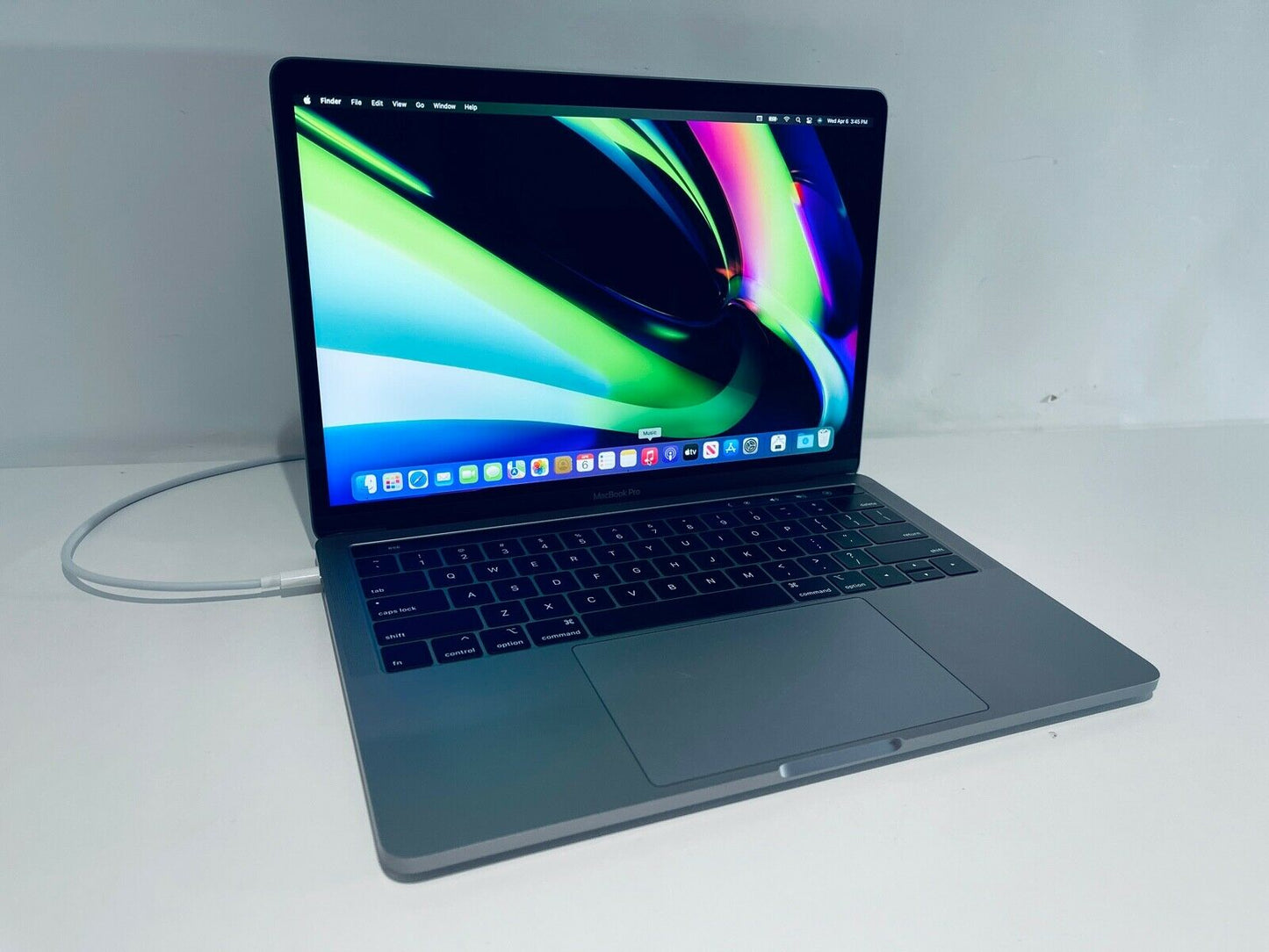 Apple MacBook Pro 13" 2019 Touch Bar Intel Quad Core i7 2.8Ghz 16GB 2TB SSD