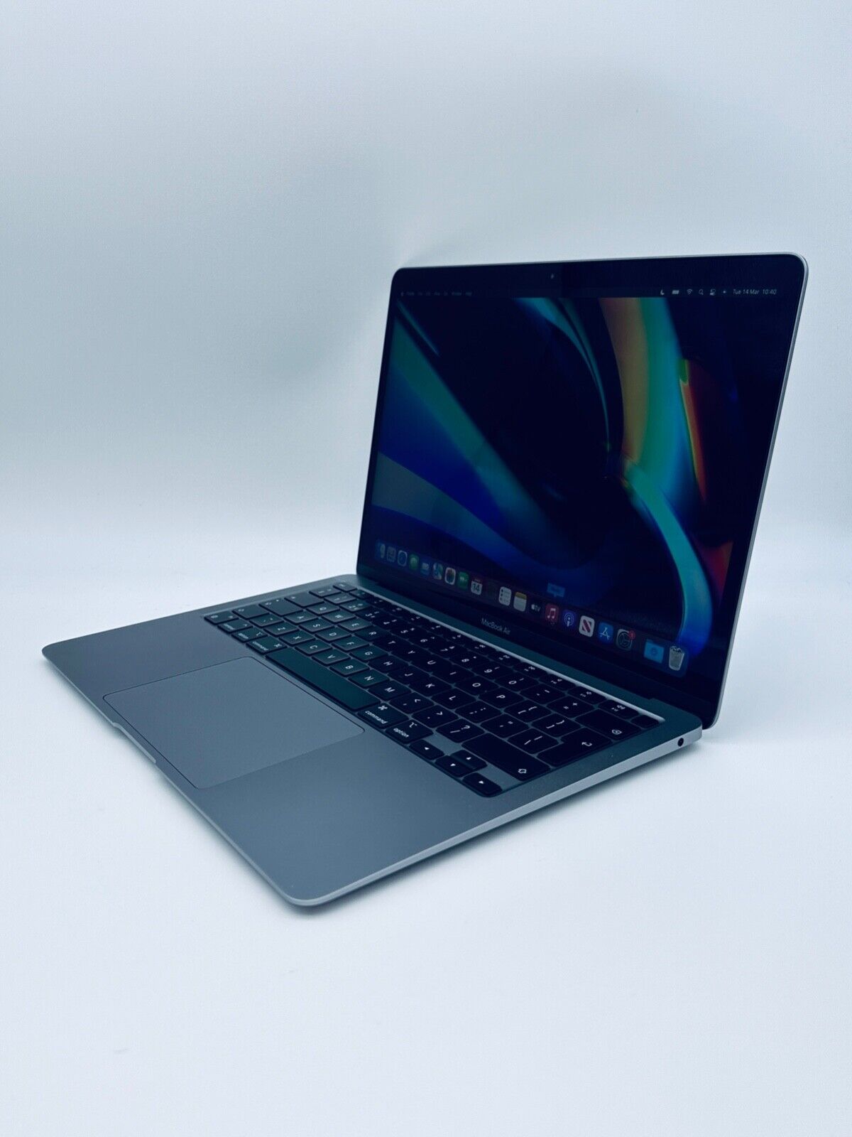 Apple MacBook Air 13" Retina M1 8-Core CPU 7-GPU 8GB Ram 256GB SSD