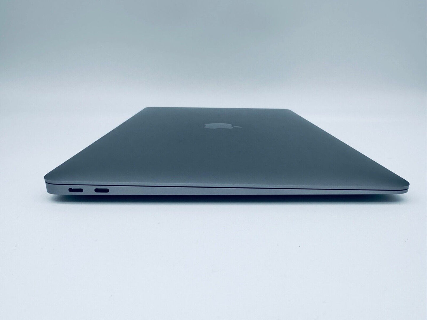 Apple MacBook Air 13" Retina M1 8-Core CPU 7-GPU 8GB Ram 256GB SSD