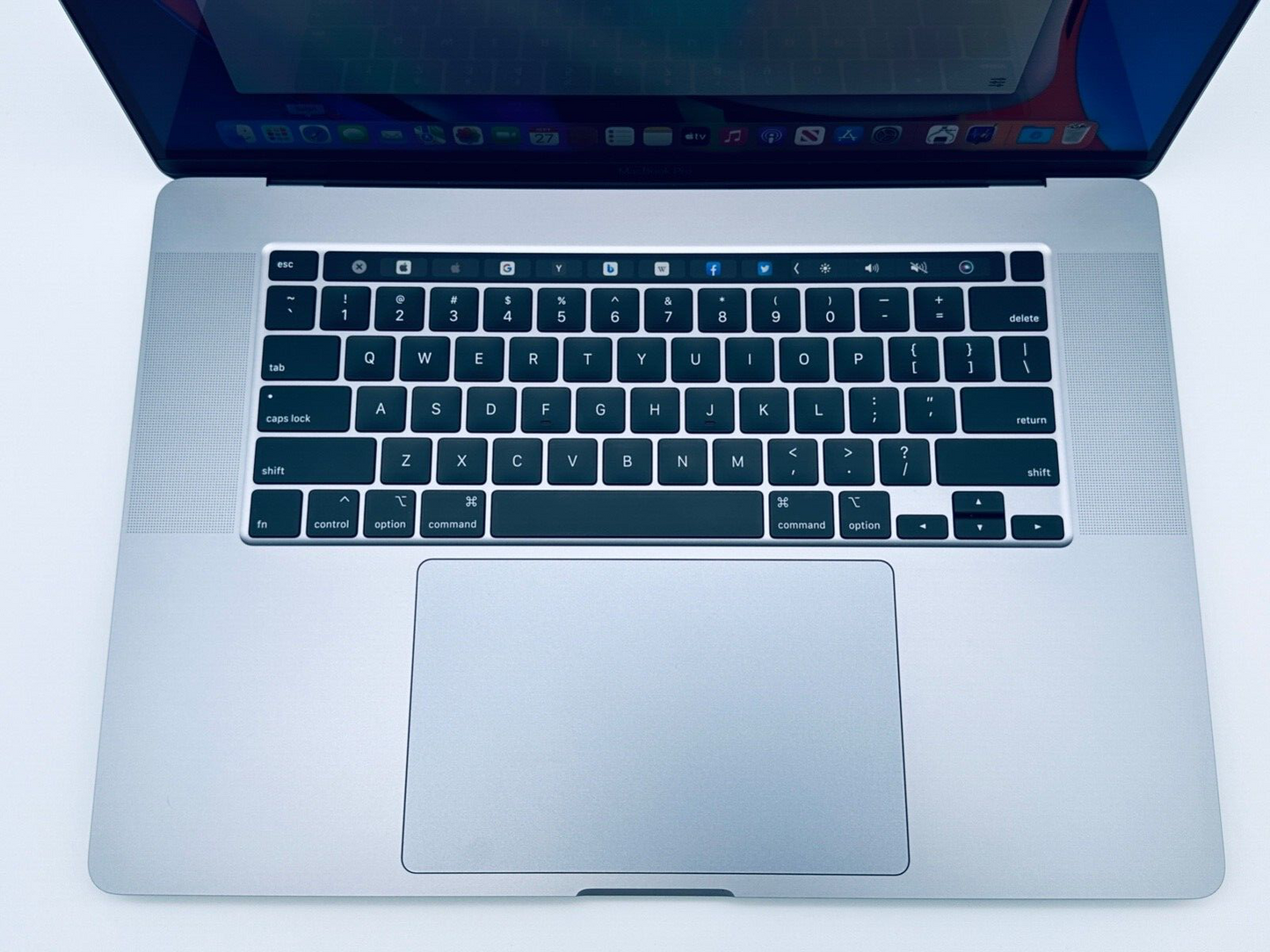 Apple MacBook Pro Retina 16" 2019 Touch Bar i9 8 Core 2.4Ghz 32GB 2TB SSD