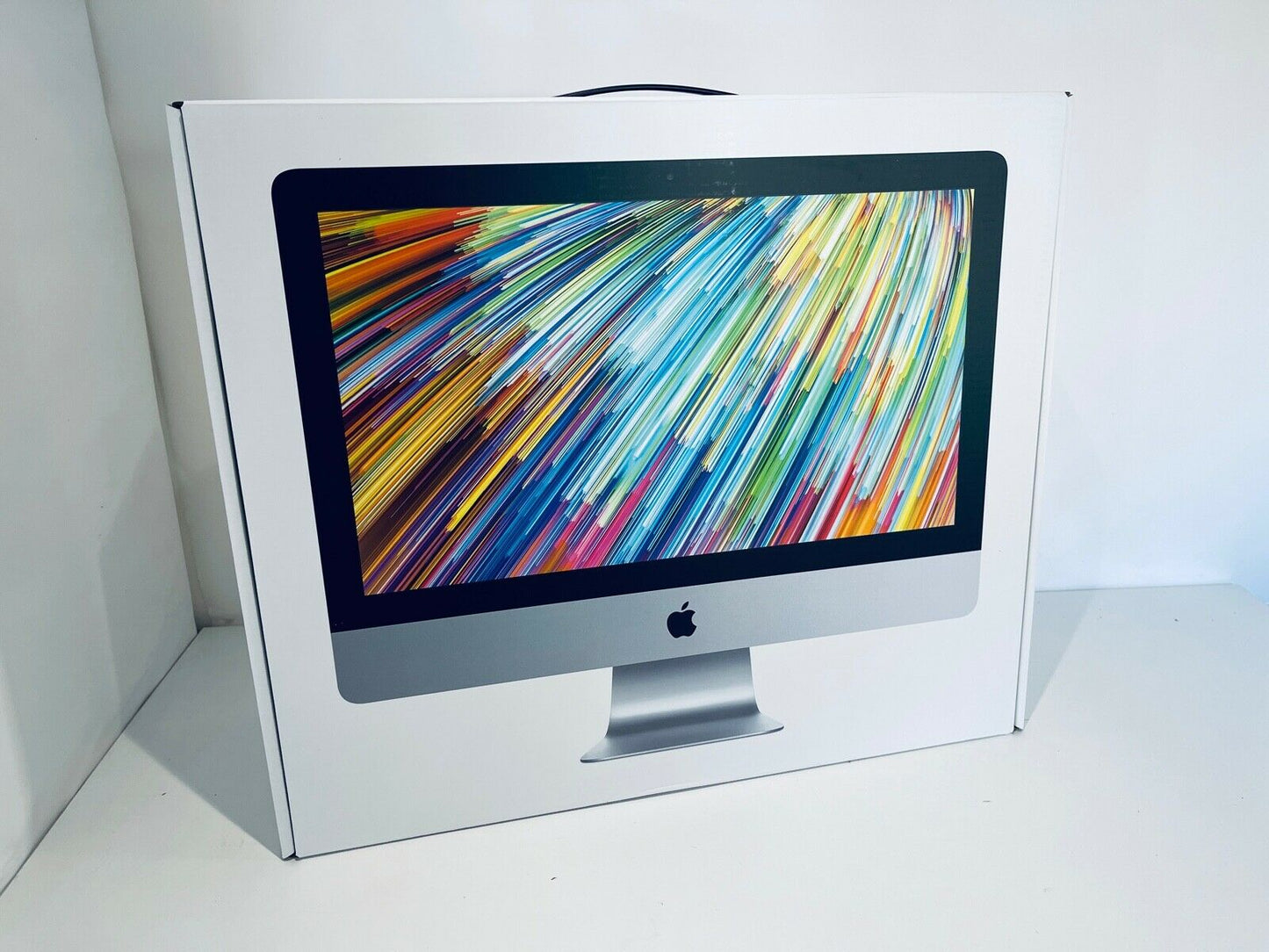 Apple iMac 21.5" 4K Retina 2019 Intel Core i5 3.0Ghz 6-Core 8GB 256GB SSD
