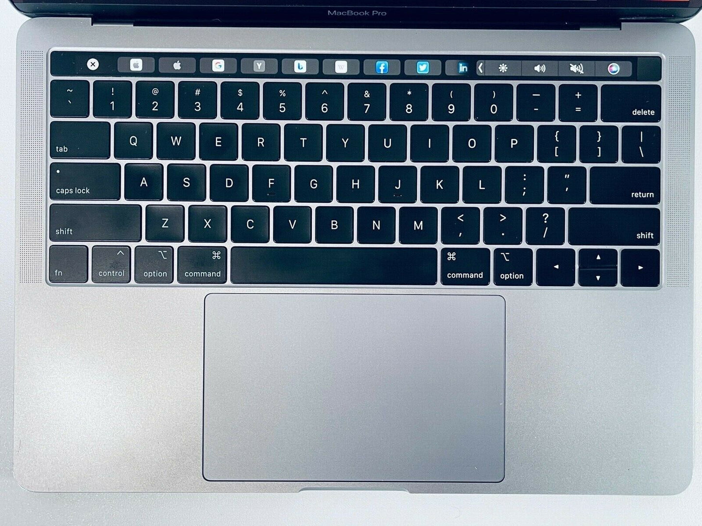Apple MacBook Pro 13" 2018 Touch Bar ID Intel Quad Core i7 2.7Ghz 16GB 2TB SSD