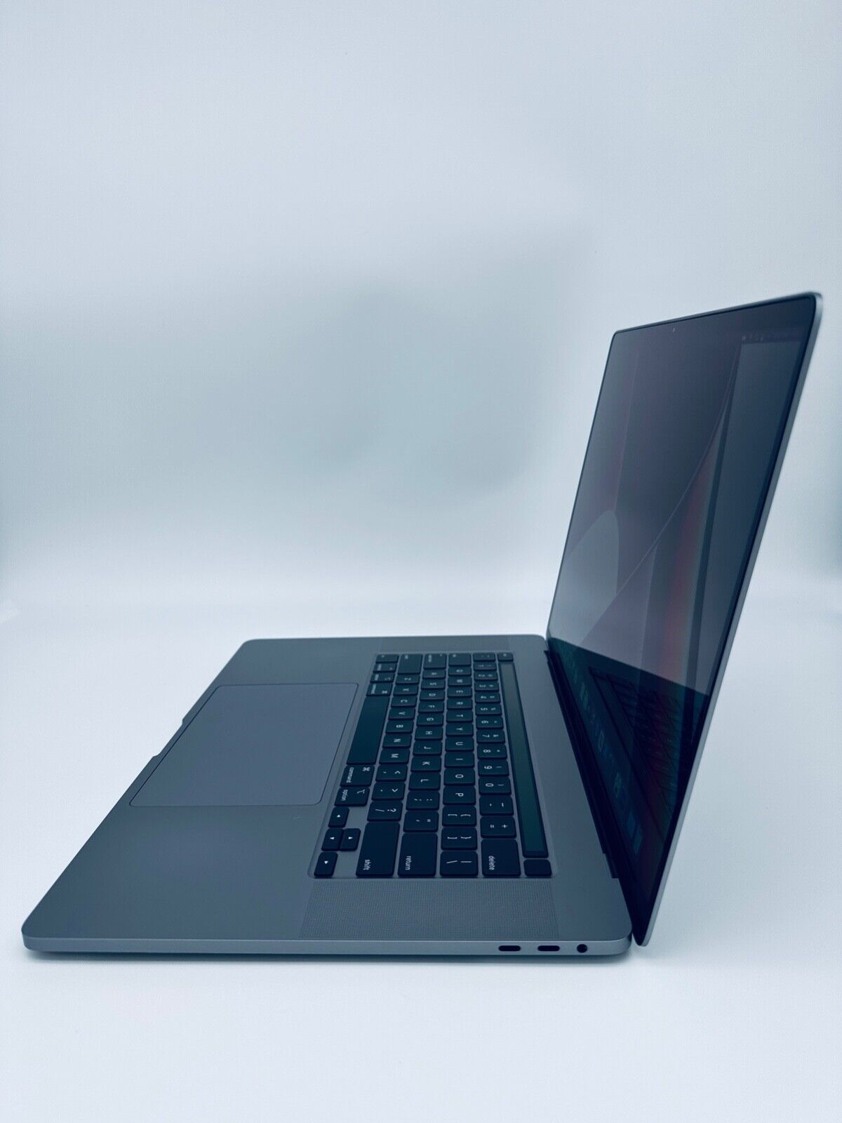 Apple MacBook Pro Retina 16" 2019 Touch Bar ID i9 8 Core 2.4Ghz 32GB 2TB SSD, AMD Radeon 5600M with 8GB RAM