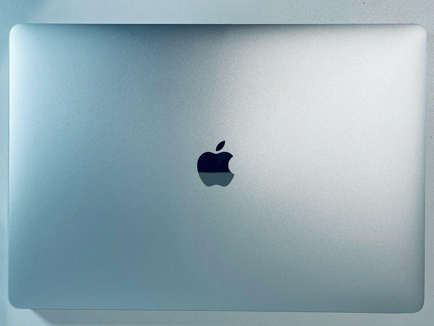 Apple MacBook Pro 15" 2018 Touch Bar ID i9 6-Core 2.9Ghz 32GB 2TB SSD, AMD Radeon Vega 20
