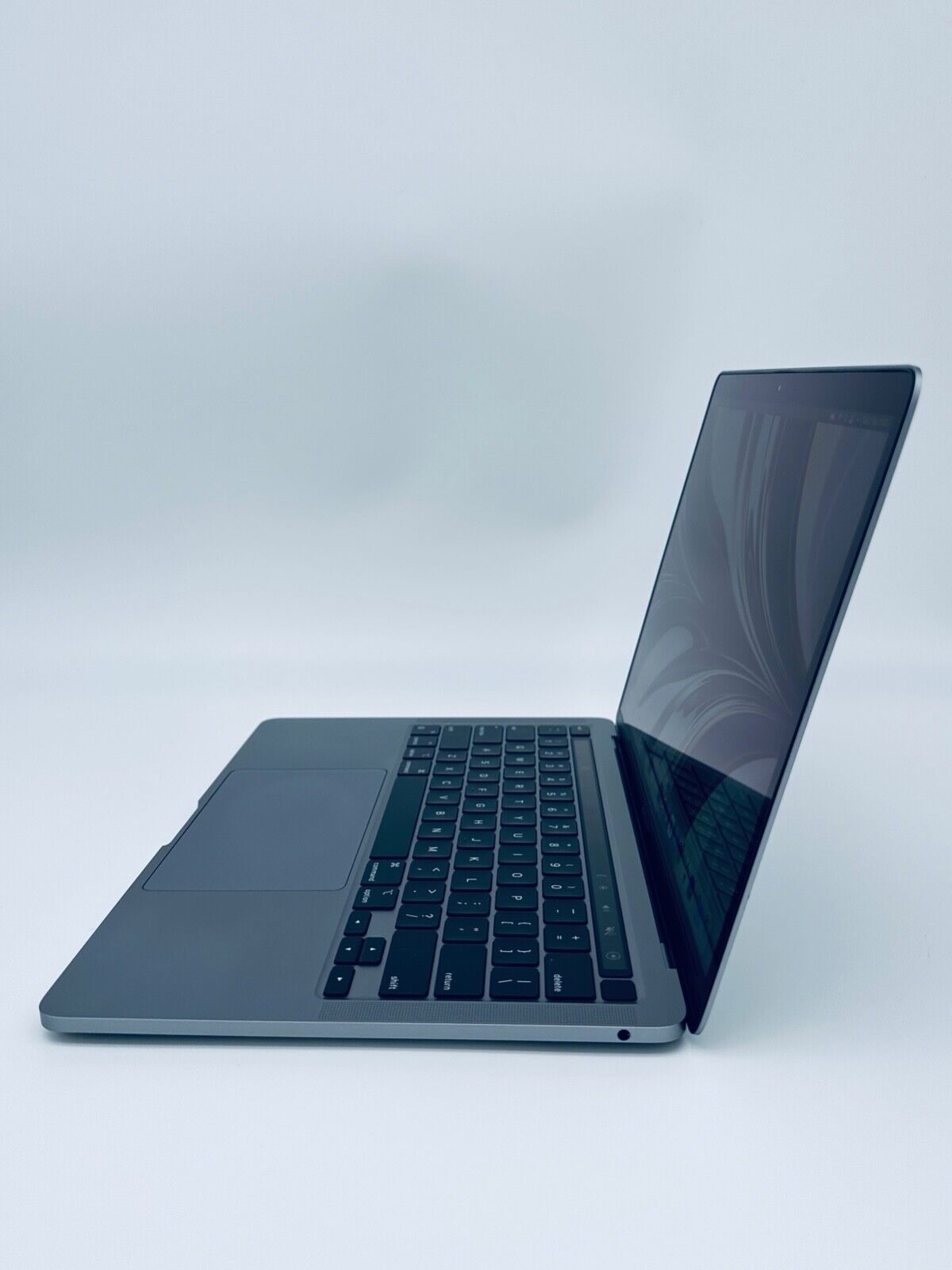 Apple MacBook Pro 13 Touch Bar ID M1 8-Core 8-GPU 16GB Ram 1TB SSD