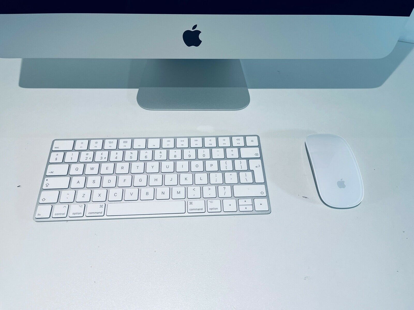 Apple iMac 21.5" 4K Retina 2017 Intel Core i5 3.4Ghz Quad Core 16GB 1TB Fusion