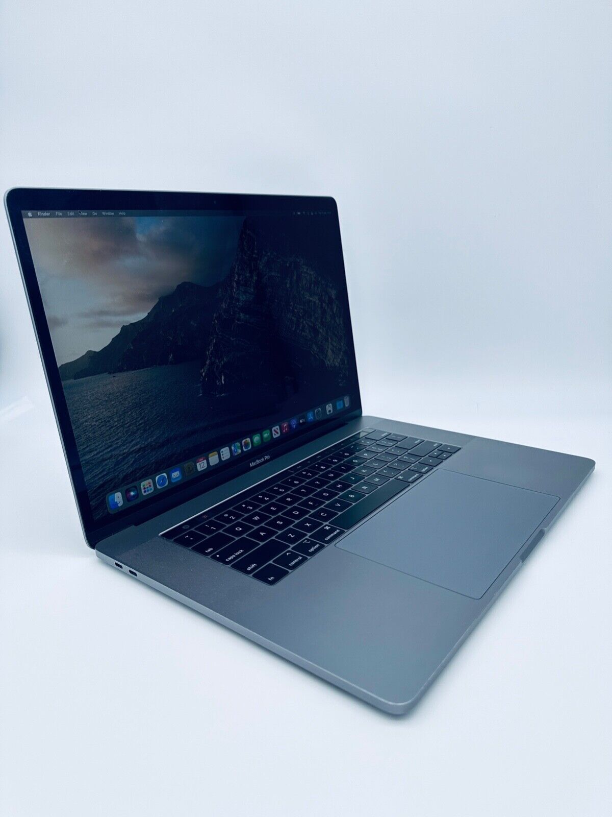 Apple MacBook Pro 15" 2018 Touch Bar ID i7 6-Core 2.2Ghz 32GB 256GB SSD