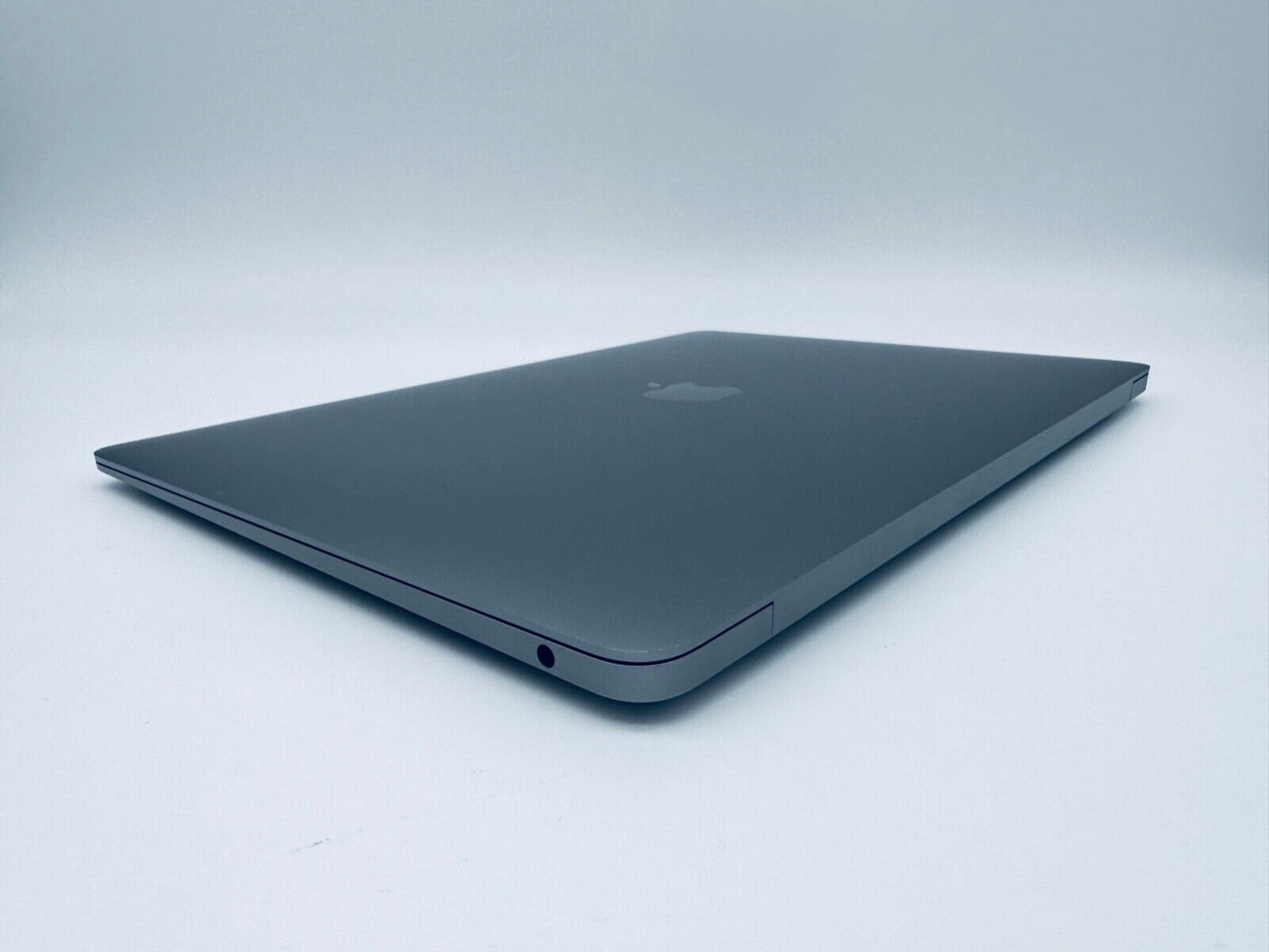 Apple MacBook Air M1 13" Retina 8-Core CPU 8-Core GPU 16GB Ram 1TB SSD