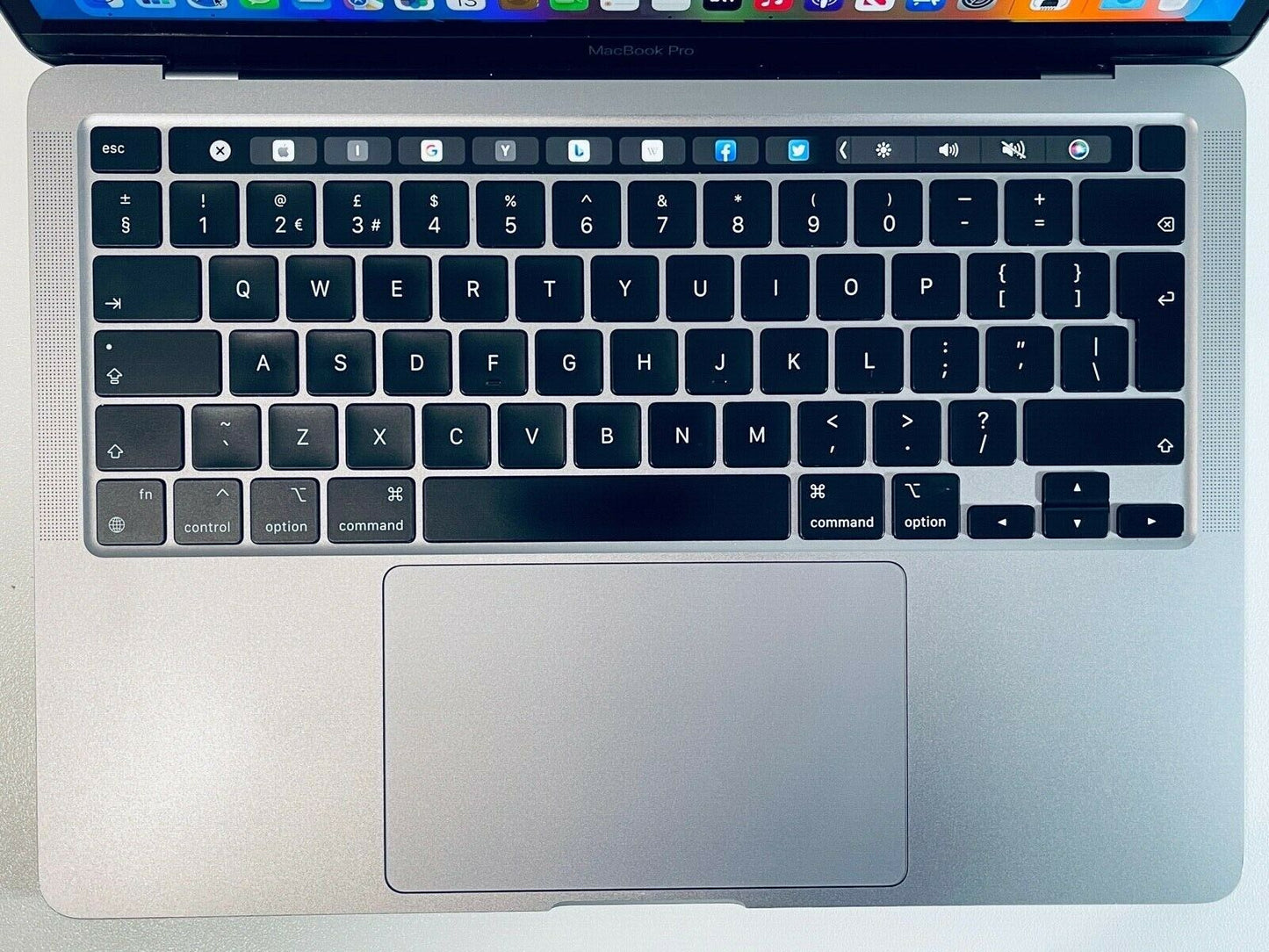 Apple MacBook Pro 13 Touch Bar ID M1 8-Core 8-GPU 16GB Ram 1TB SSD