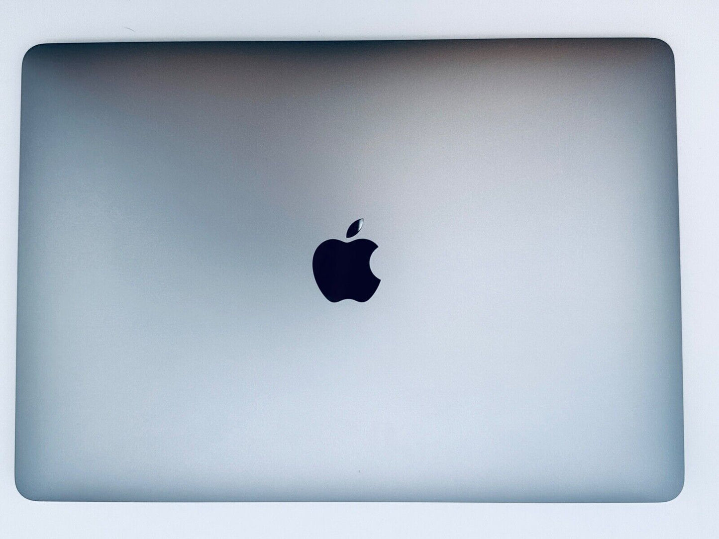 Apple MacBook Air 13" Retina M1 8-Core CPU 7-GPU 8GB Ram 256GB SSD