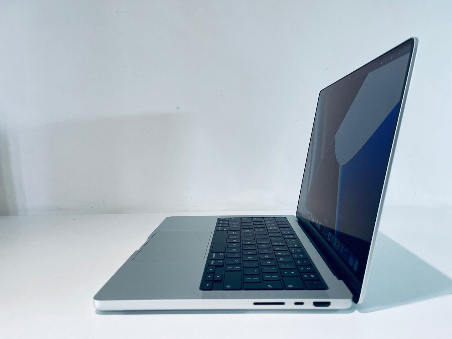 Apple MacBook Pro 14" 2021 M1 Pro 8-Core CPU 14-Core GPU 16GB 512GB