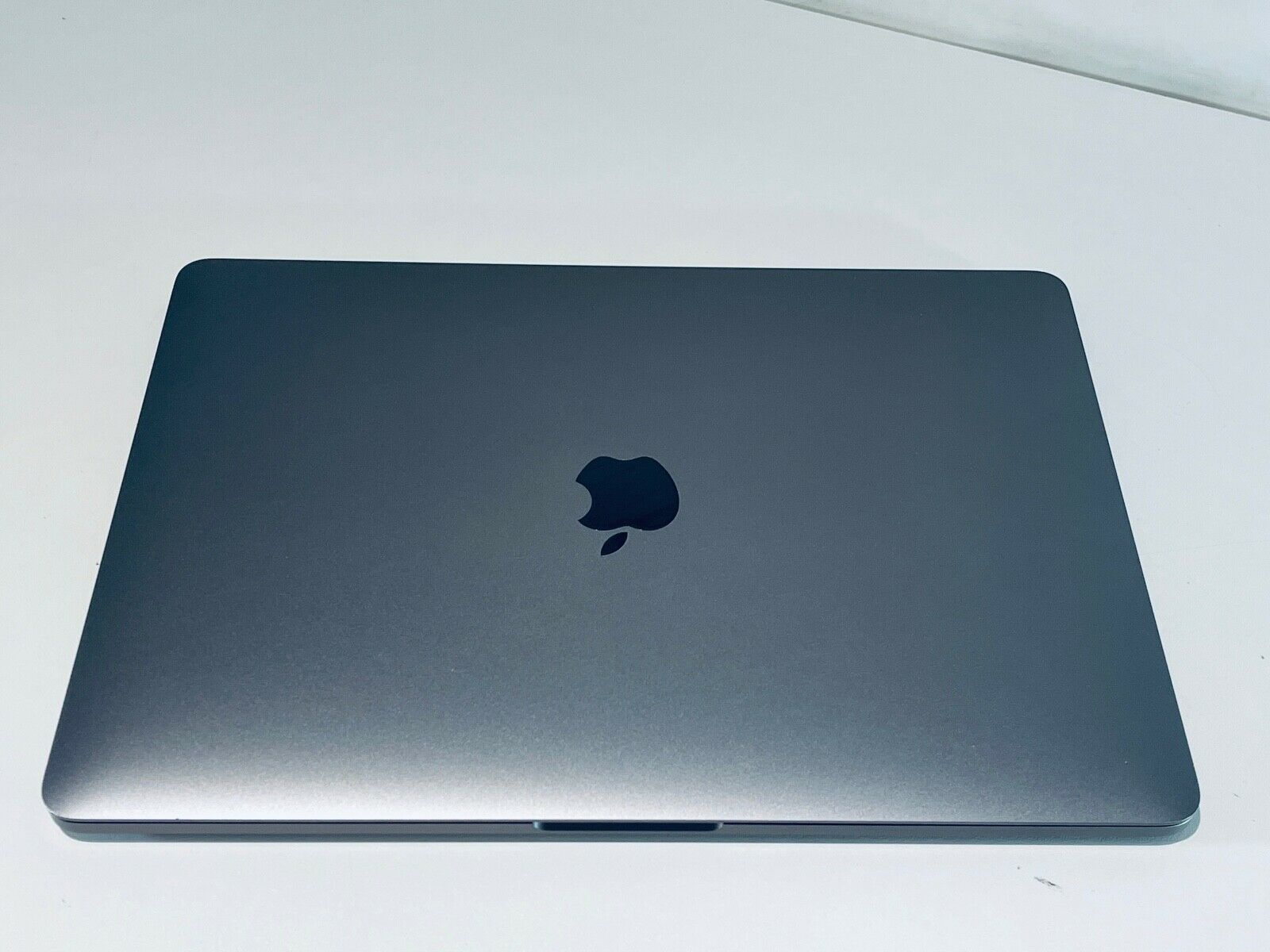 MacBook Pro Touch Bar 13 2020 - intel i7 1,7 GHz - 8 Go RAM Reconditionné | Occasion MacBook Pro Touch Bar 13 2020 - intel i7 1,7 GHz - 8 Go RAM Reconditionné | Occasion