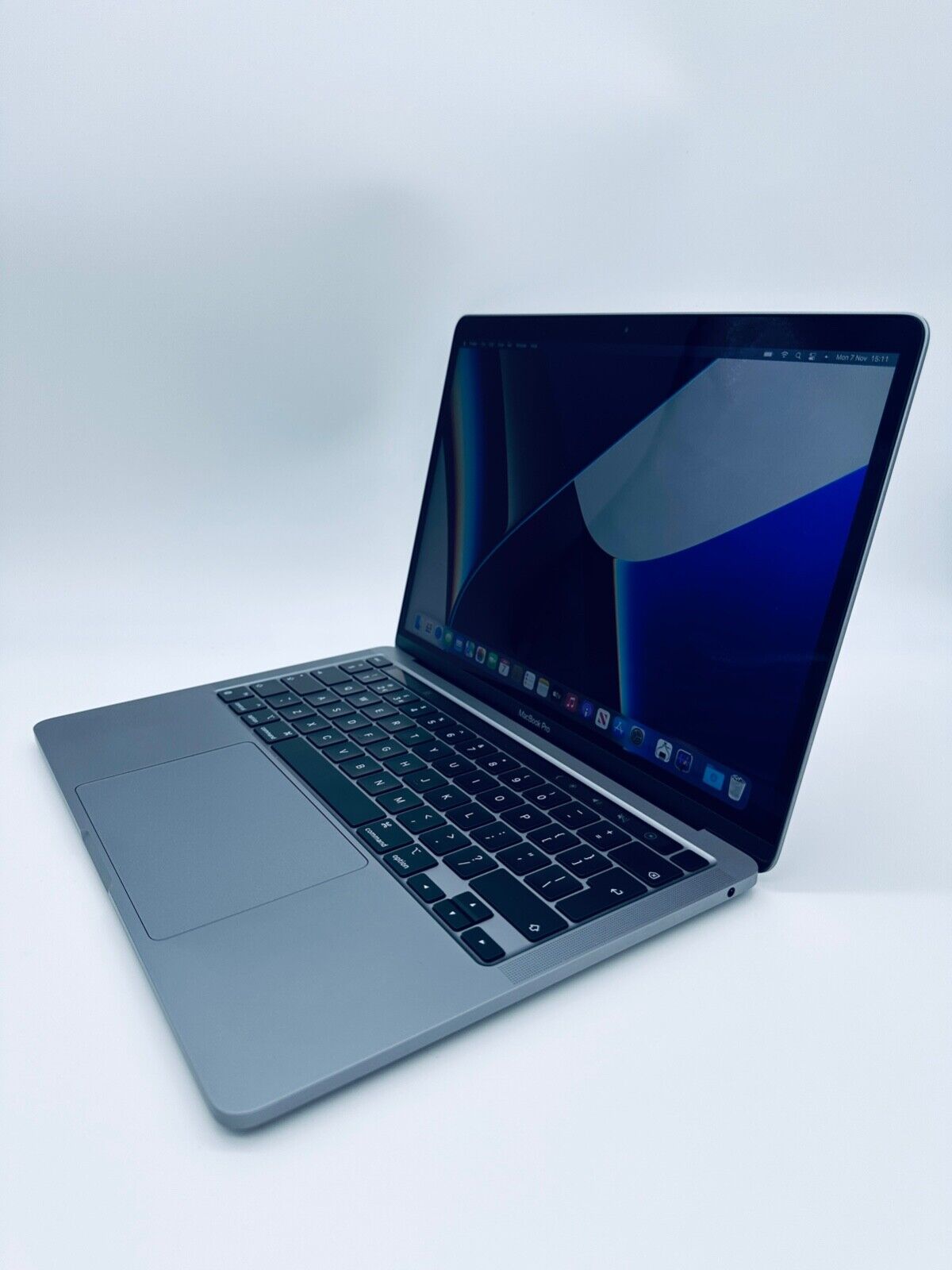 Apple MacBook Pro 13 Touch Bar M1 8-Core 8-GPU 16GB Ram 256GB SSD