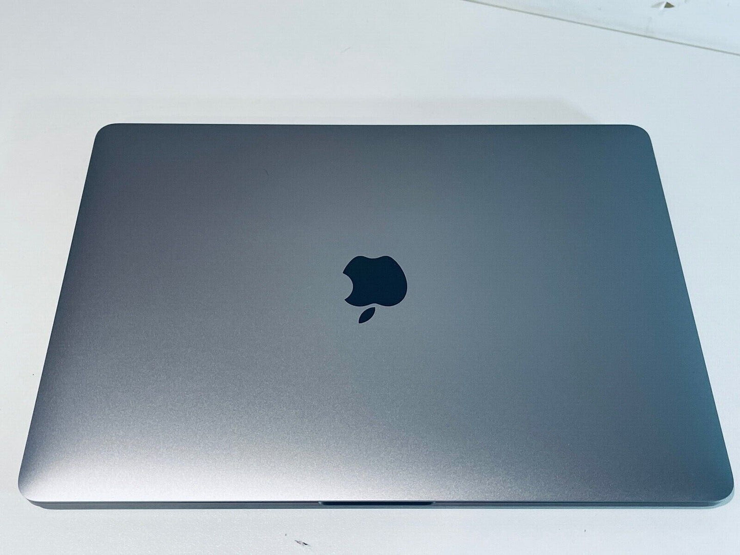 Apple MacBook Pro 13 Touch Bar ID M1 8-Core 8-GPU 16GB Ram 1TB SSD