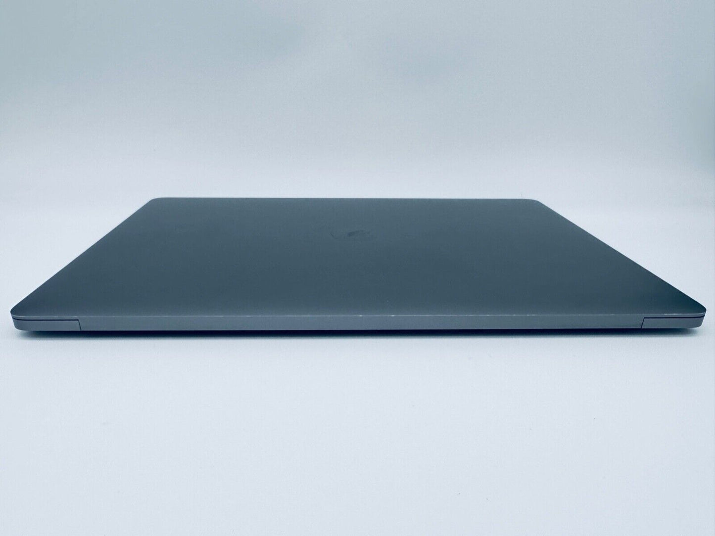 Apple MacBook Pro 15" 2018 Touch Bar ID i7 6-Core 2.2Ghz 32GB 256GB SSD