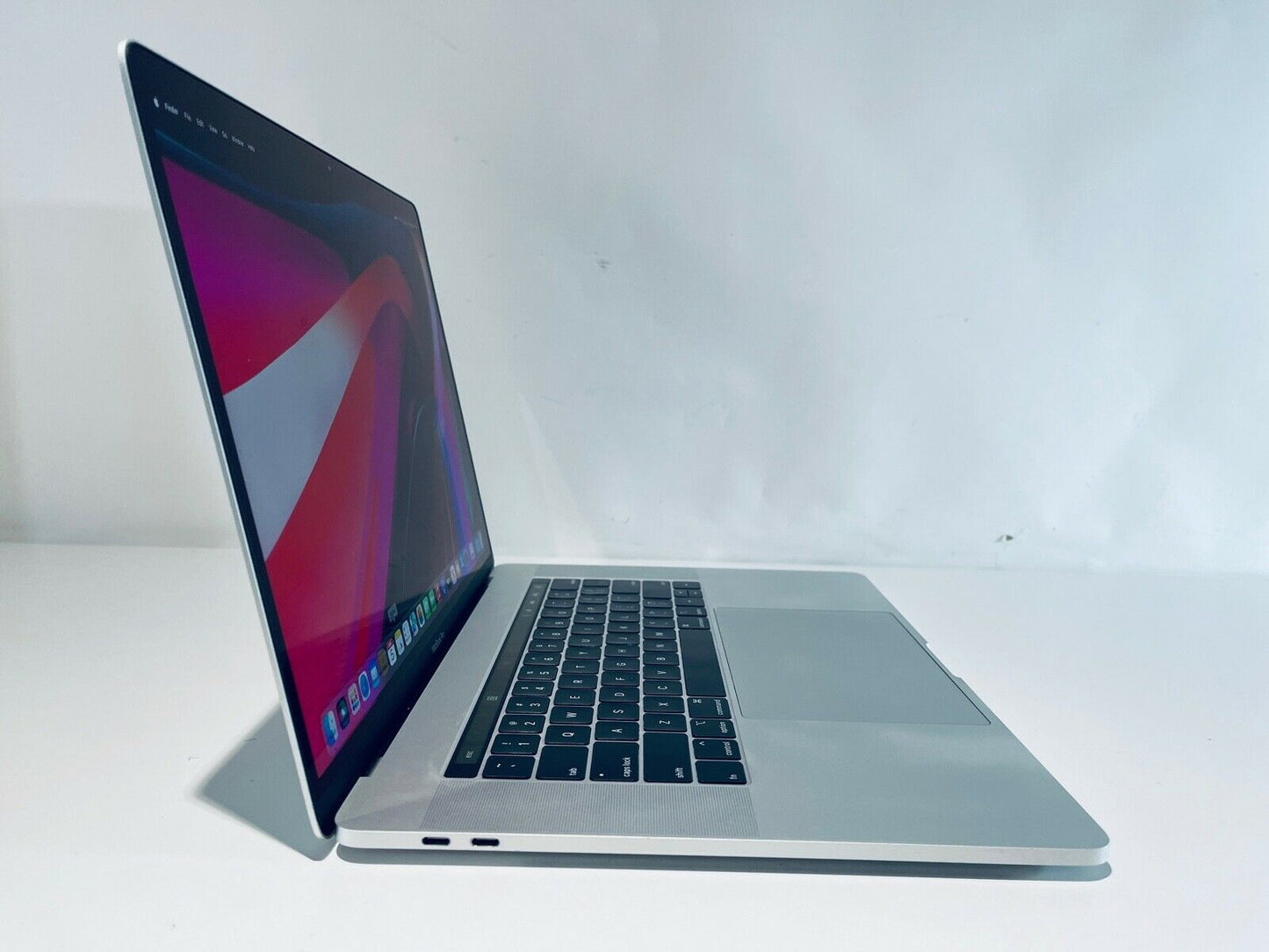 Apple MacBook Pro 15" 2018 Touch Bar ID i9 6-Core 2.9Ghz 32GB 4TB SSD