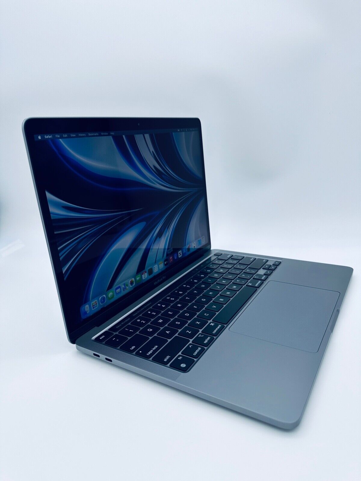 Apple MacBook Pro 13 Touch Bar ID M1 8-Core 8-GPU, 8GB Ram, 1TB SSD