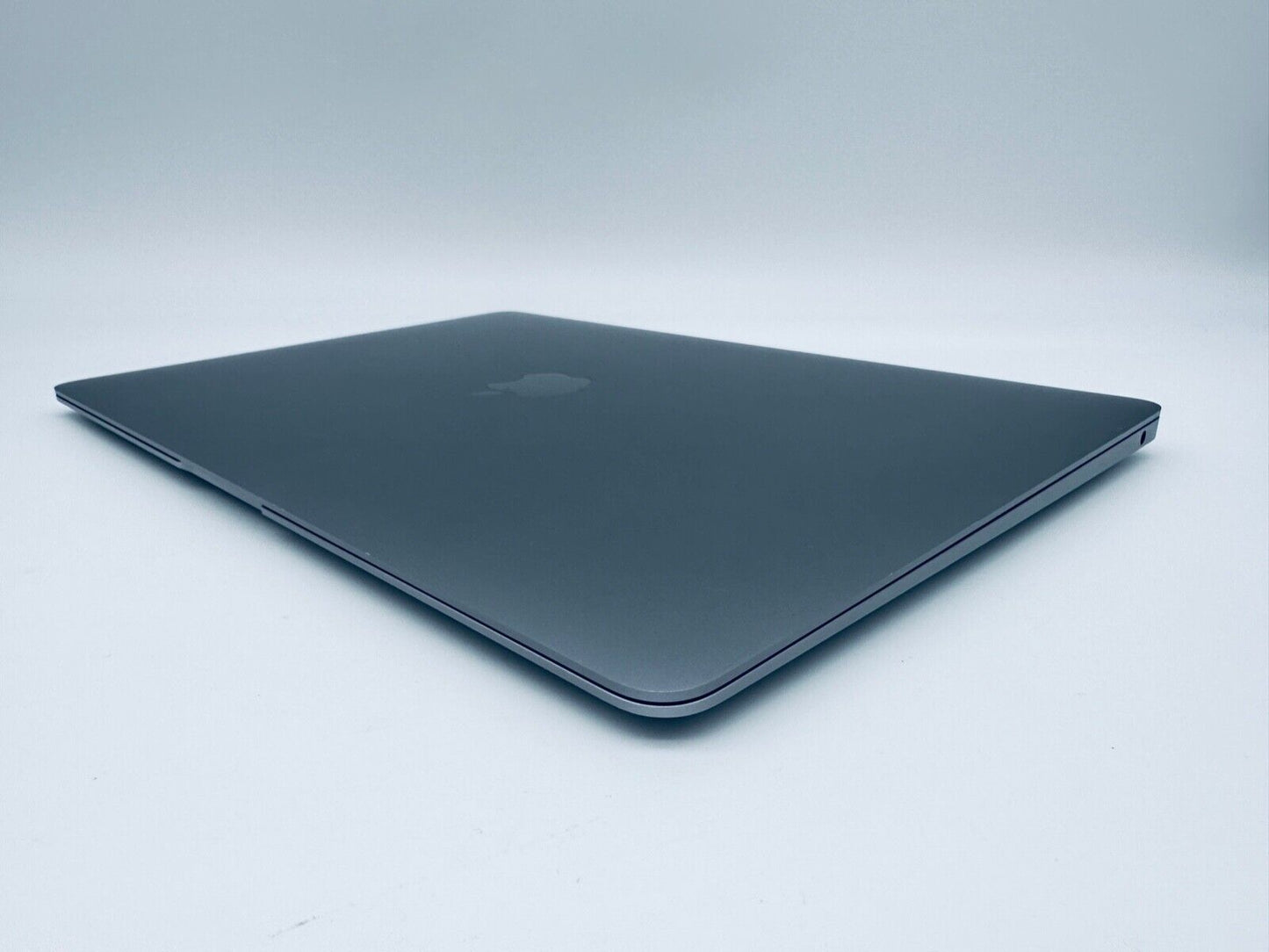 Apple MacBook Air 13" Retina M1 8-Core CPU 7-GPU 8GB Ram 256GB SSD
