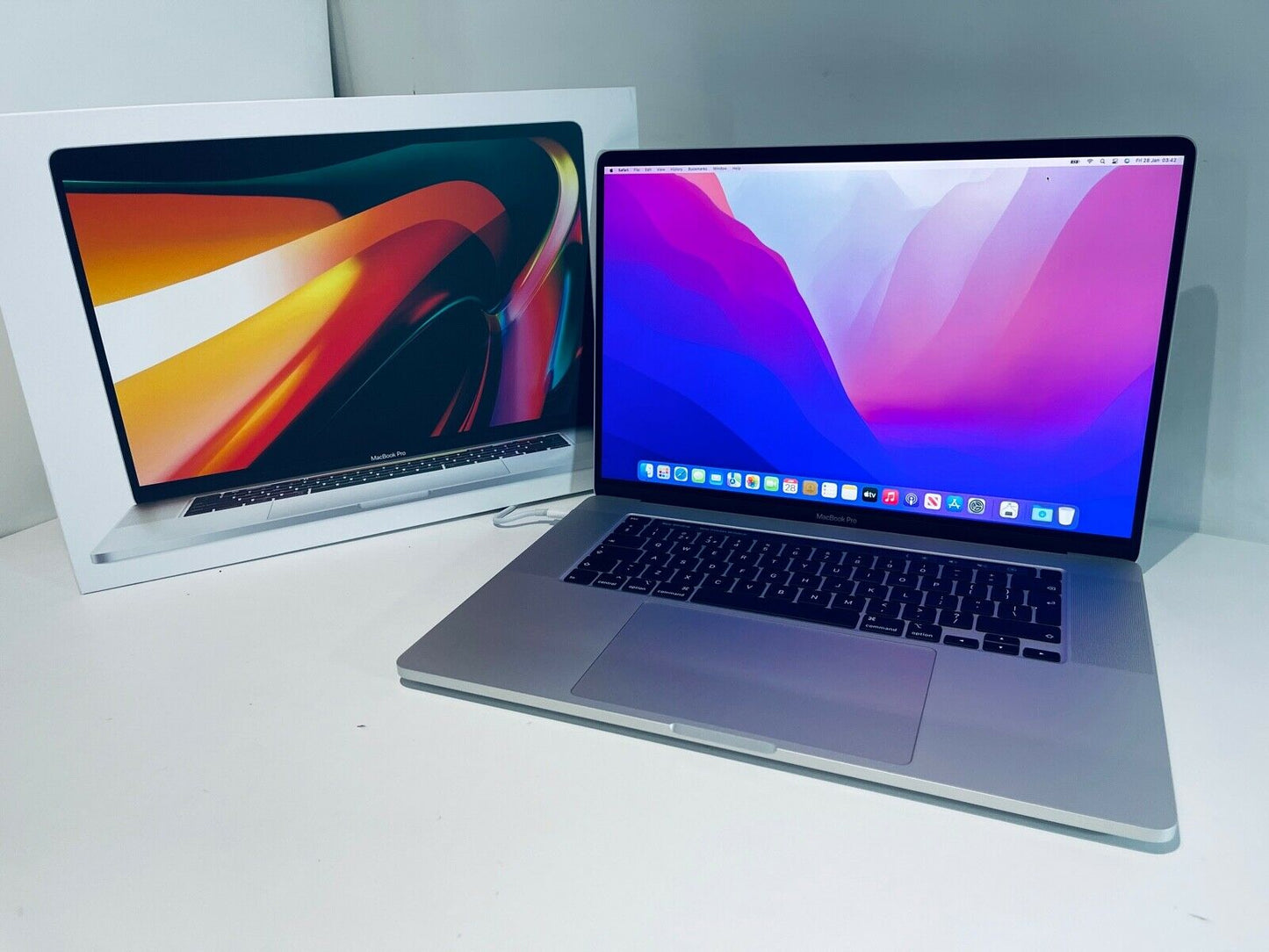 Apple MacBook Pro Retina 16" 2019 Touch Bar ID i9 8 Core 2.3Ghz 16GB 1TB SSD