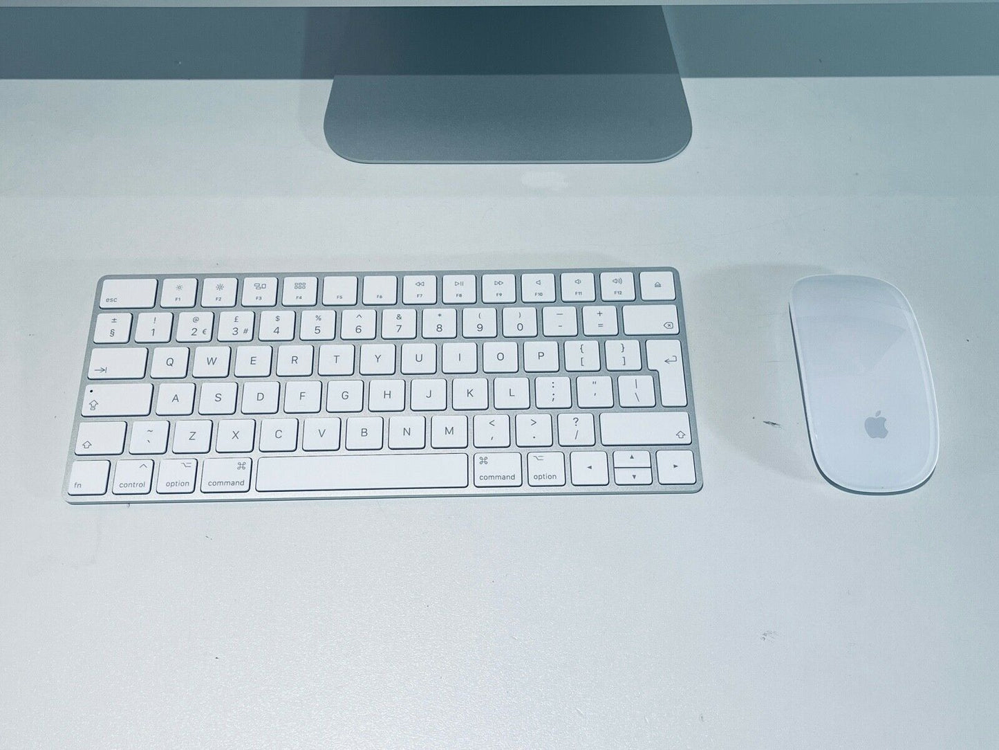 Apple iMac 27 5K 2020 Intel i5 3.1Ghz 6-Core 32GB Ram 256GB SSD Radeon 5300